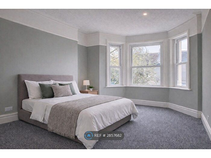 2 Bedroom Flat To Rent In Lennox Road, Worthing, BN11