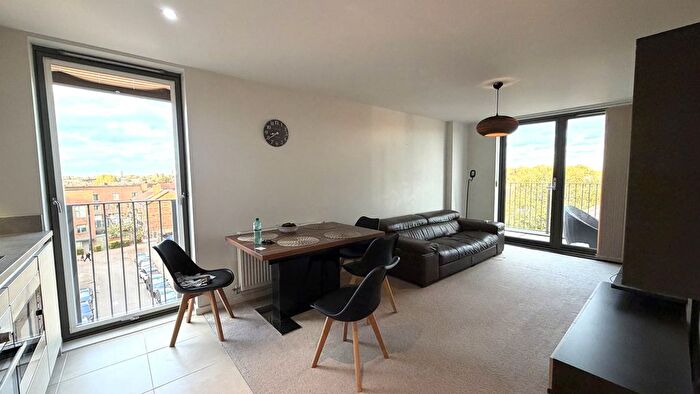 2 Bedroom Flat To Rent In Exeter Road, London, E16
