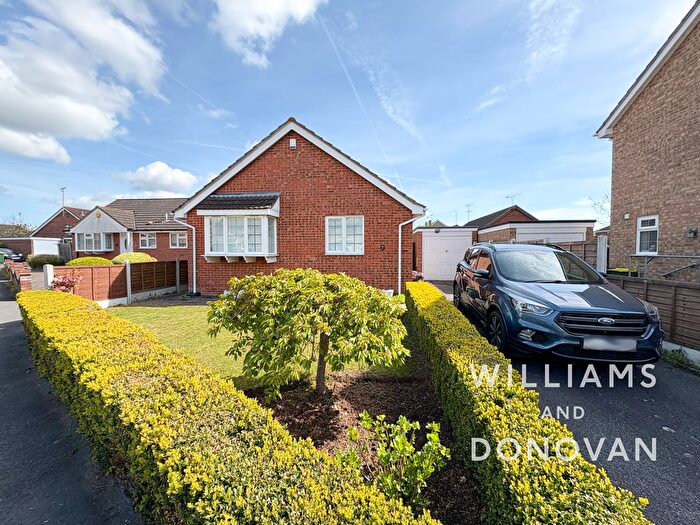 2 Bedroom Detached Bungalow To Rent In Rectory Road, Rochford, SS4