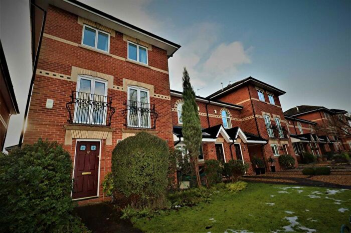 4 Bedroom Town House To Rent In Pavillion WayMacclesfieldCheshire, SK10