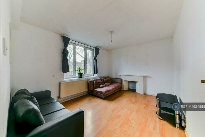 3 Bedroom Flat To Rent In Warwick Grove, London, E5