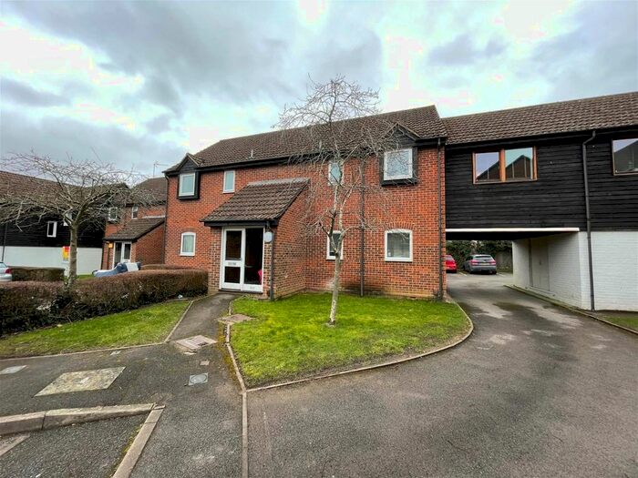1 Bedroom Flat To Rent In Eeklo Place, Newbury, RG14
