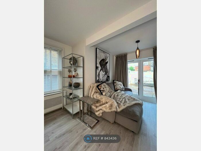 2 Bedroom Flat To Rent In Balham, Balham, SW12