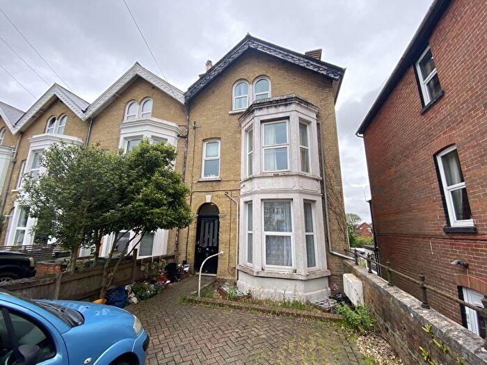 2 Bedroom Flat To Rent In Park Road, Cowes, PO31