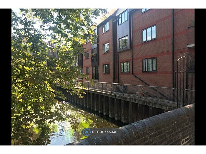 1 Bedroom Flat To Rent In Aldous House, Staines-Upon-Thames, TW18