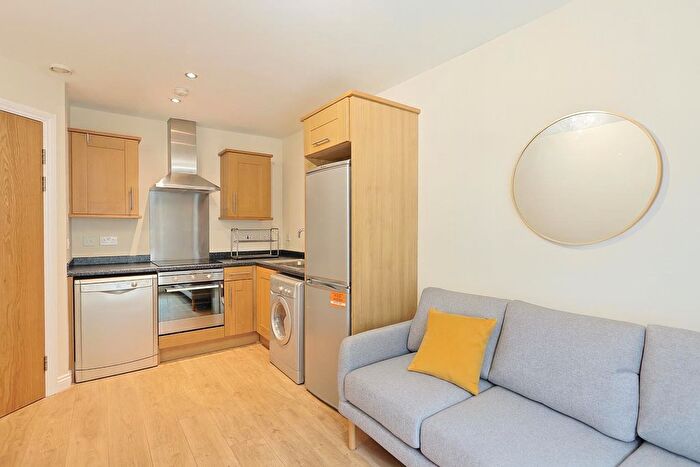 2 Bedroom Flat To Rent In Mosley Street, Newcastle Upon Tyne, Tyne And Wear, NE1