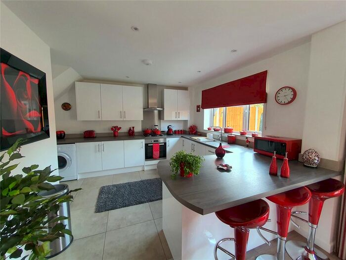 2 Bedroom Detached House For Sale In Farleigh Road, Pershore, Worcestershire, WR10