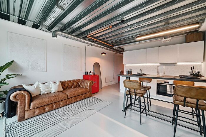 1 Bedroom Flat To Rent In Happy Walk, Leeds, LS9