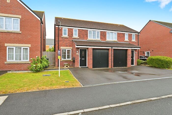 3 Bedroom Semi-Detached House For Sale In Clovelly Drive, Hampton Gardens, Peterborough, PE7