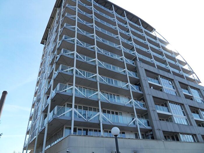 2 Bedroom Apartment To Rent In Rayleigh Road, Royal Docks, London, E16