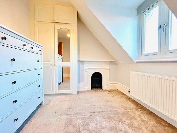 2 Bedroom Flat For Sale In High Road, Willesden, NW10