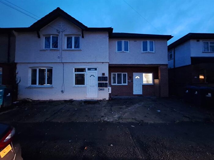 Studio To Rent In Brent Road, Southall, UB2