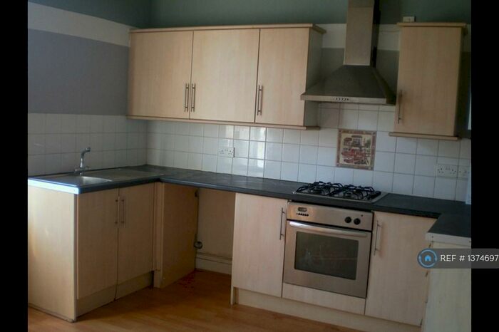 2 Bedroom Flat To Rent In Church Road, New Mills, SK22