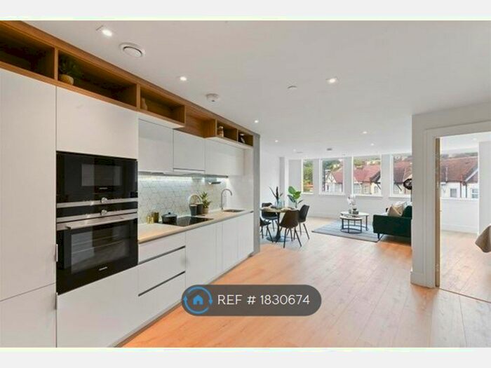 2 Bedroom Flat To Rent In Brighton Road, Purley, CR8