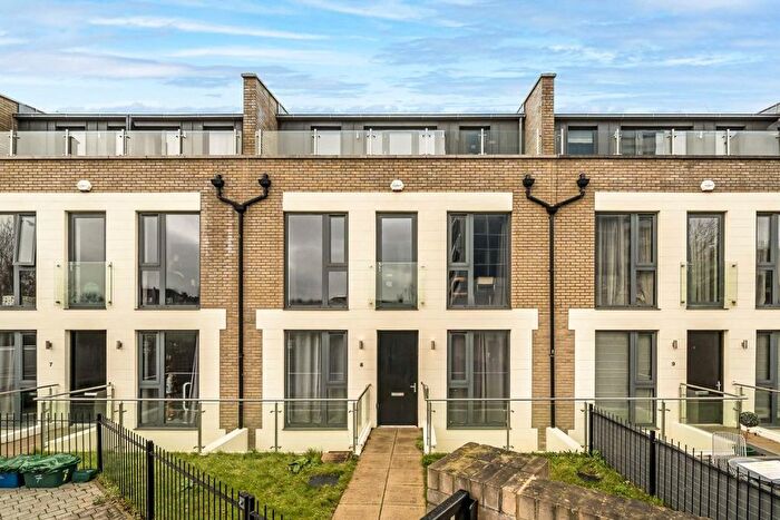 5 Bedroom Property To Rent In Gunnersbury Mews, Chiswick, W4