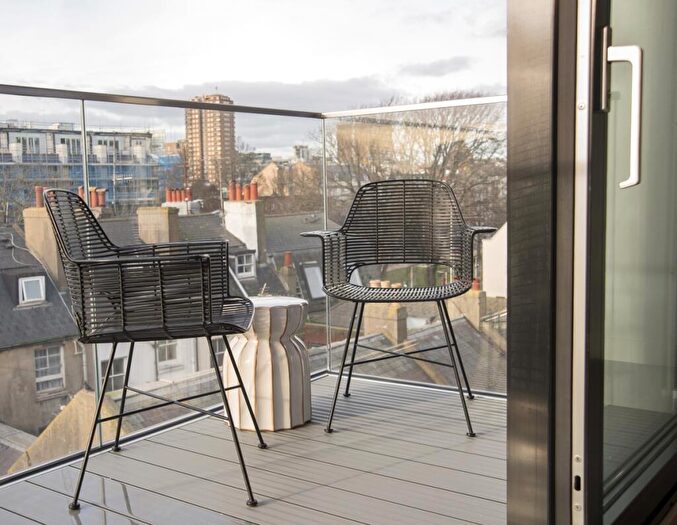 1 Bedroom Flat To Rent In The Courtyard Circus Street, BN2