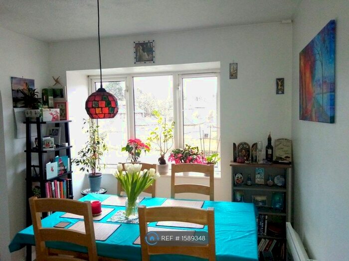 1 Bedroom Flat To Rent In Dover Gardens, Carshalton, SM5