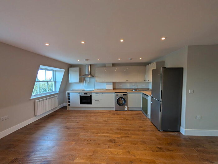 1 Bedroom Flat To Rent In Woodbine Place, Wanstead, London, Greater London, E11