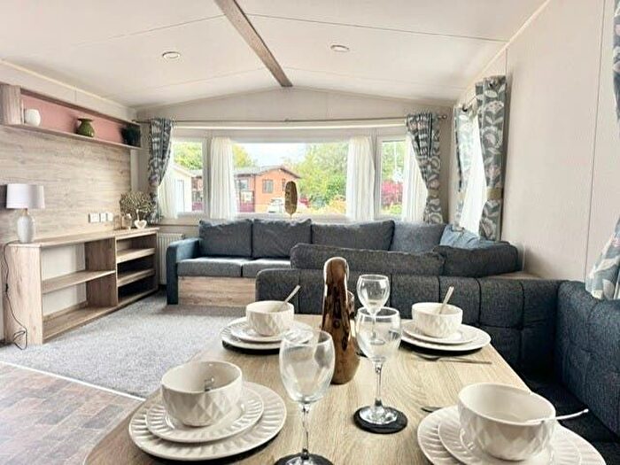 2 Bedroom Park Home For Sale In Gisburn, BB7