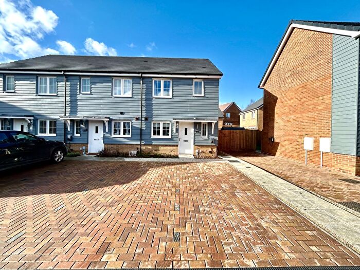 2 Bedroom End Terrace House For Sale In Mittens Court, Sturminster Newton, DT10