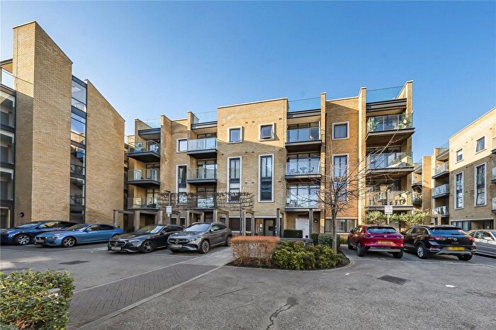 2 Bedroom Flat To Rent In Frazer Nash Close, Isleworth, TW7