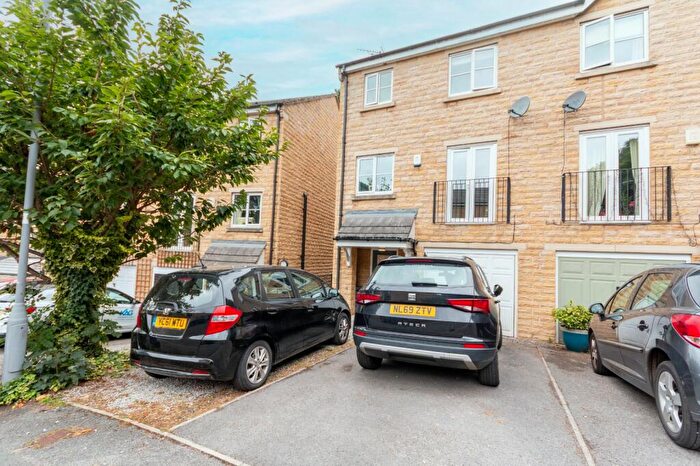 4 Bedroom End Of Terrace House For Sale In East Morton, Keighley, West Yorkshire, BD20