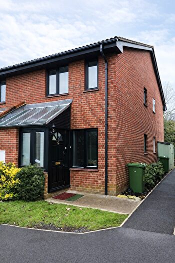 1 Bedroom End Of Terrace House To Rent In Kelly Close, Shepperton, TW17