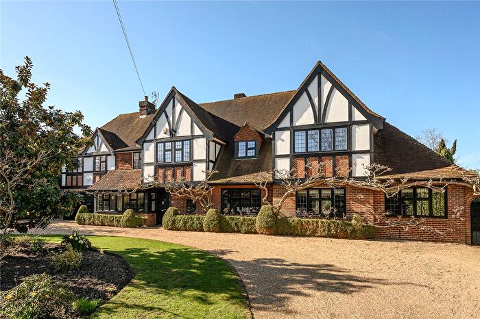 6 Bedroom Detached House For Sale In Silverdale Avenue, Ashley Park, KT12