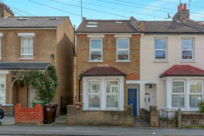 2 Bedroom Maisonette To Rent In Stayton Road, Sutton, SM1