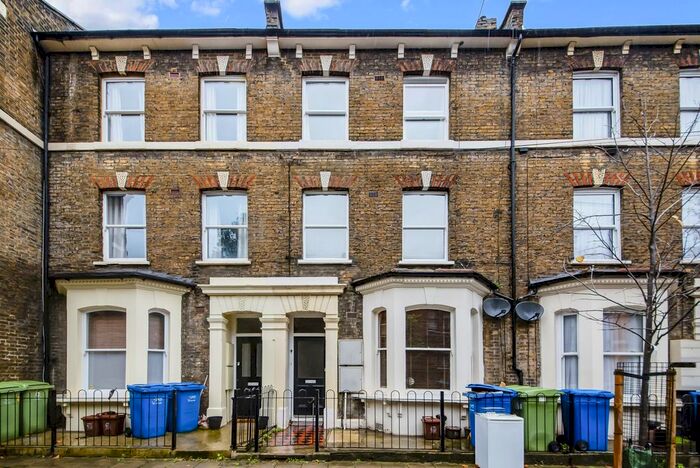 2 Bedroom Flat To Rent In Larcom Street, London, SE17