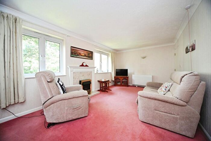 2 Bedroom Apartment For Sale In Popes Court (Luton), Luton, LU2