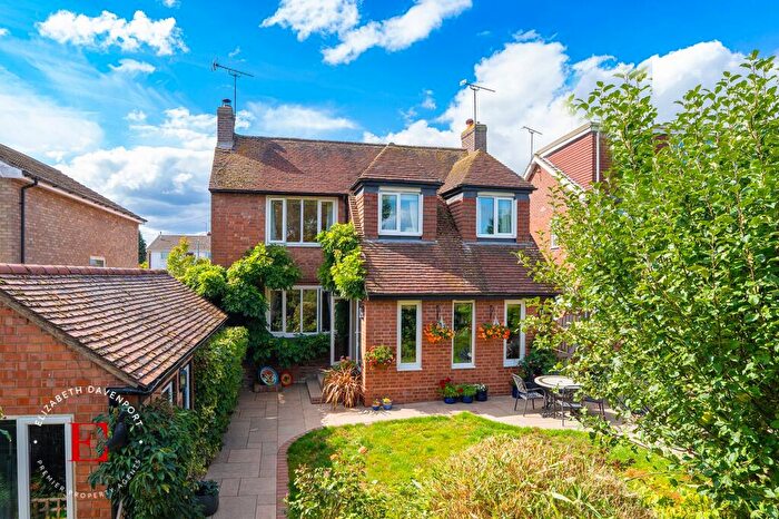 4 Bedroom Detached House For Sale In Grange Avenue, Kenilworth, CV8