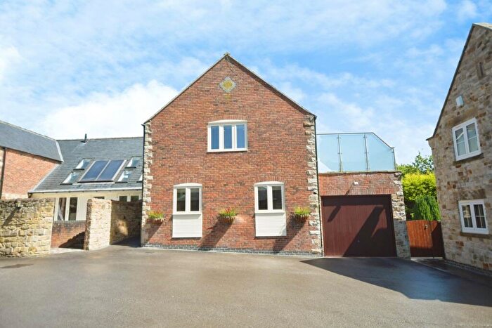 4 Bedroom Link Detached House For Sale In Trail View, Tibshelf, Derbyshire, DE55