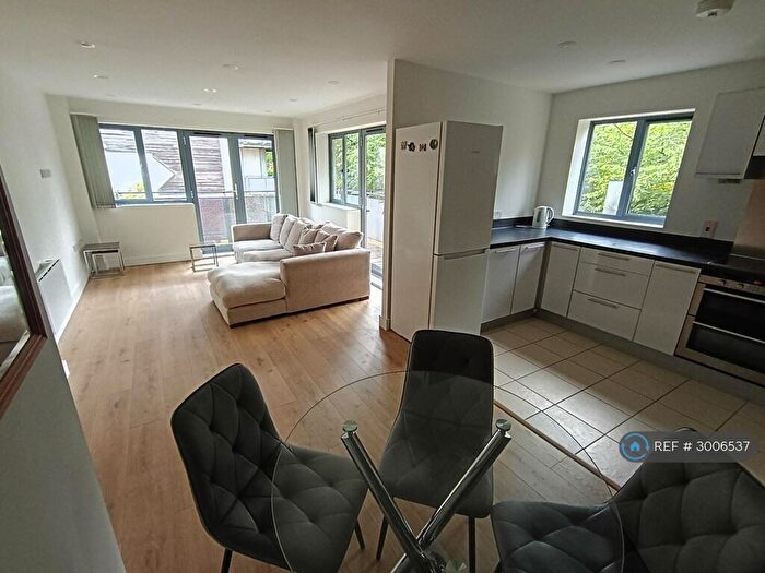 2 Bedroom Flat To Rent In Agate Close, Acton, NW10