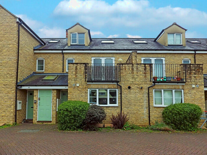 2 Bedroom Apartment To Rent In The Crofts, Witney, Oxfordshire, OX28