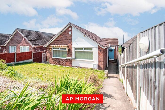 3 Bedroom Bungalow For Sale In Wynall Lane, Wollescote, Stourbridge, West Midlands, DY9