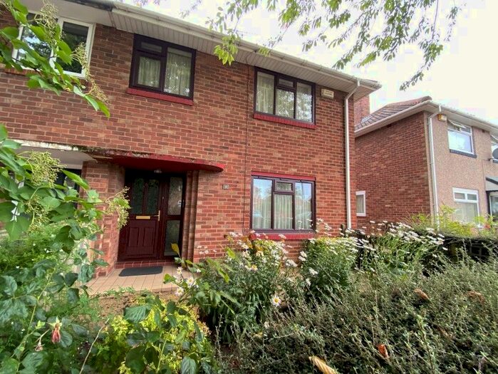 3 Bedroom Semidetached House For Sale In Cavendish Road, Beechwood