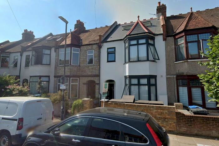 4 Bedroom Terraced House To Rent In Caithness Road, Mitcham, CR4