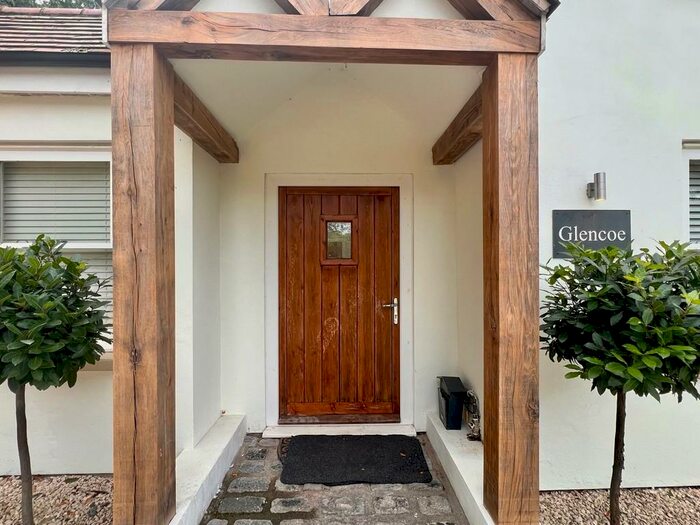 3 Bedroom Semi-Detached House For Sale In Dark Lane, Kings Norton, B38