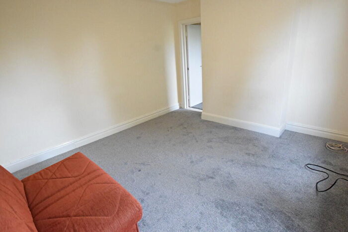 1 Bedroom Flat To Rent In Parkwood Road, Southbourne, Bournemouth, BH5