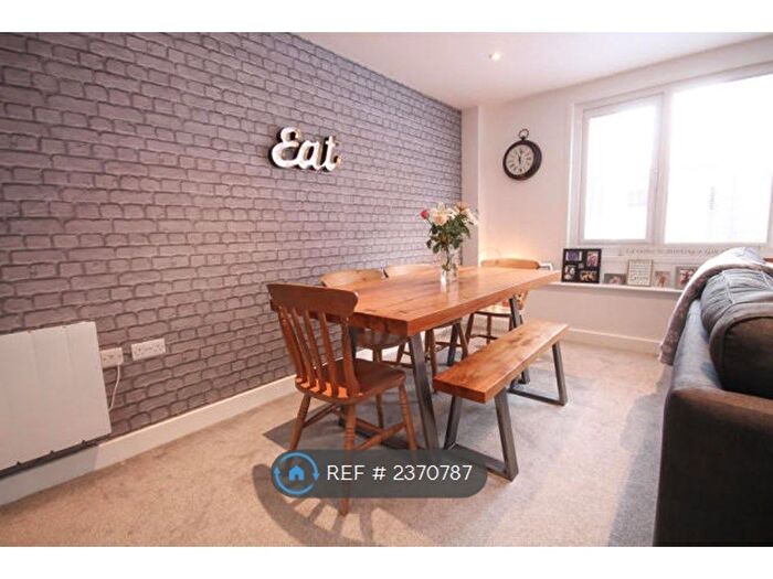 1 Bedroom Flat To Rent In Phoenix House, East Grinstead, RH19