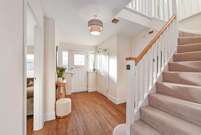 4 Bedroom Detached House For Sale In Minstrel Close, Alton, Hampshire, GU34