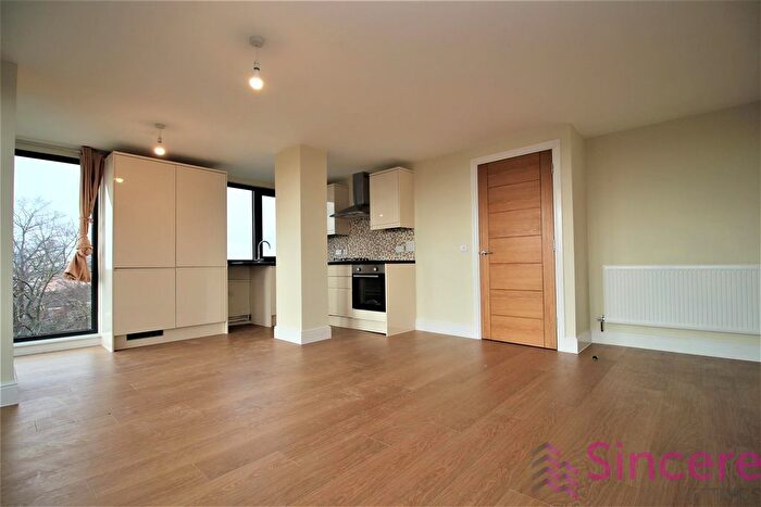 3 Bedroom Flat To Rent In (th Floor) Charter House, High Road, Ilford, IG1
