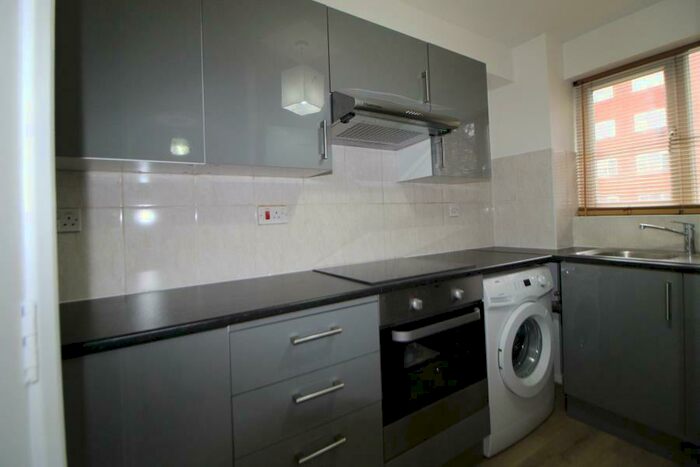 1 Bedroom Flat To Rent In Dunnock Close, Edmonton, N9