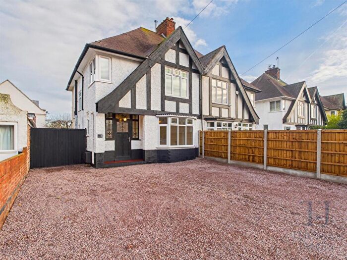 3 Bedroom Semi-Detached House For Sale In Ruddington Lane, Wilford, Nottingham, NG11