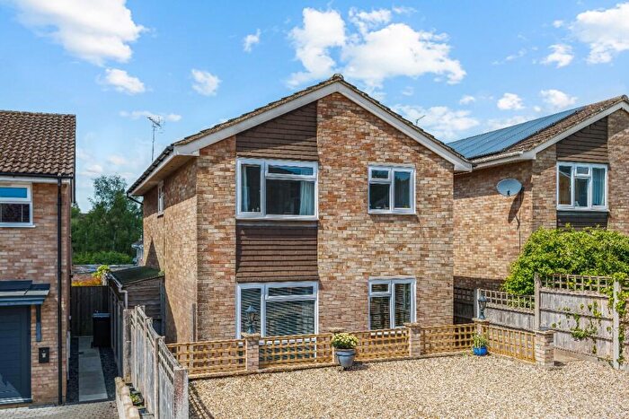 4 Bedroom Detached House For Sale In Hillside Road, Hungerford, Berkshire, RG17