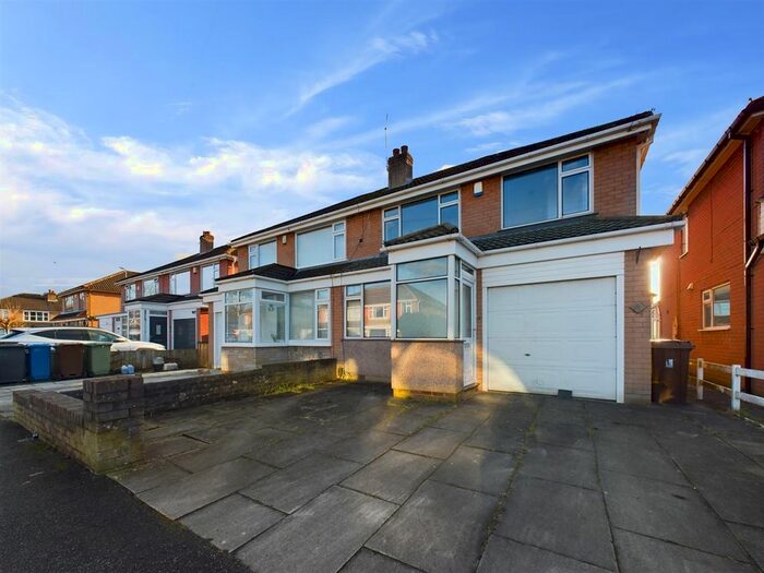 3 Bedroom Semi-Detached House To Rent In Sunnybank Road, Astley, Manchester, M29