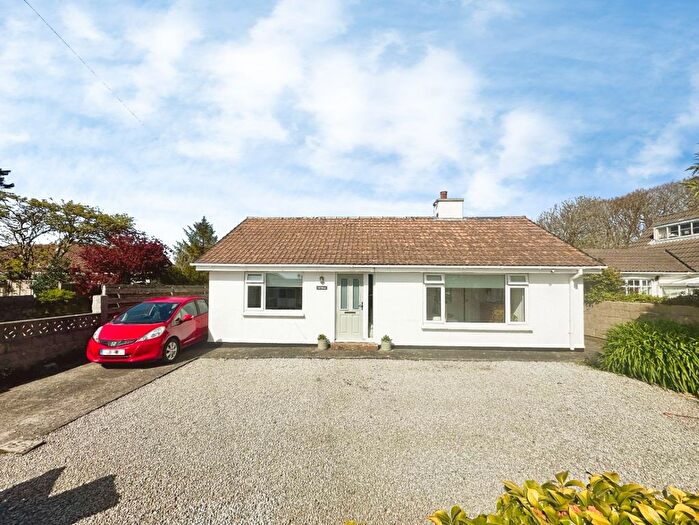 3 Bedroom Detached Bungalow For Sale In Mullion, Beautifully Presented Detached Bungalow, TR12