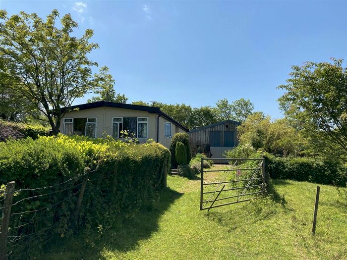 Property For Sale In Cadeleigh, Tiverton, EX16