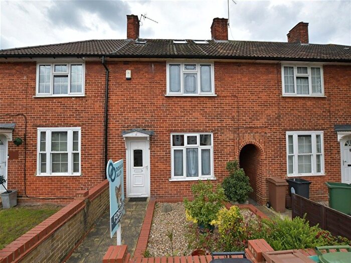3 Bedroom Terraced House For Sale In Bluehouse Road, Chingford, E4